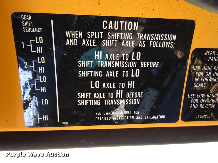 image for item DD3828 1989 Chevrolet C60 oil distribution truck