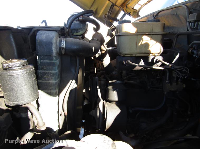 image for item DD3828 1989 Chevrolet C60 oil distribution truck