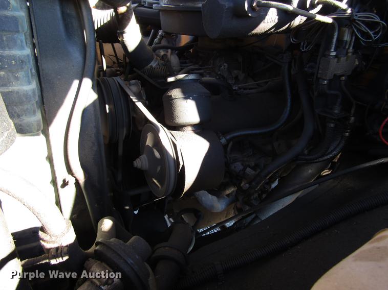 image for item DD3828 1989 Chevrolet C60 oil distribution truck