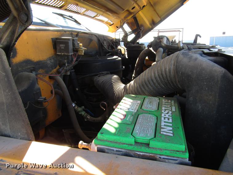image for item DD3828 1989 Chevrolet C60 oil distribution truck