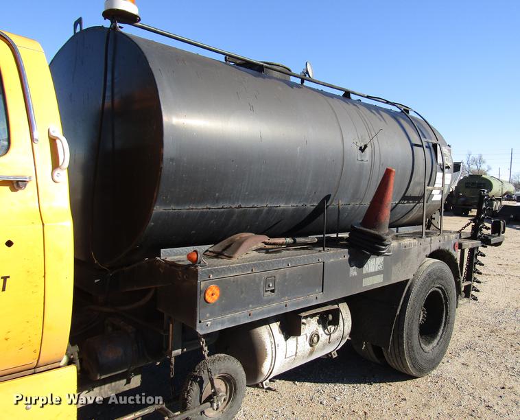 image for item DD3828 1989 Chevrolet C60 oil distribution truck