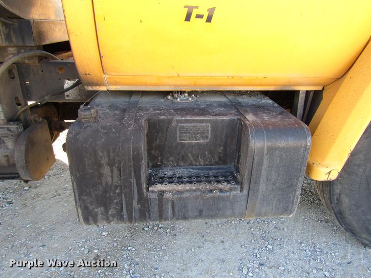 image for item DD3828 1989 Chevrolet C60 oil distribution truck