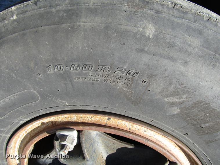 image for item DD3828 1989 Chevrolet C60 oil distribution truck