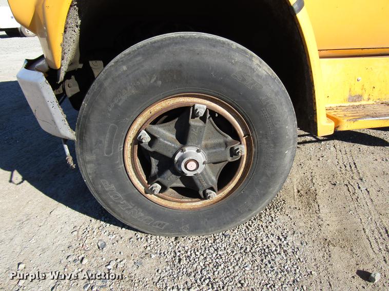 image for item DD3828 1989 Chevrolet C60 oil distribution truck