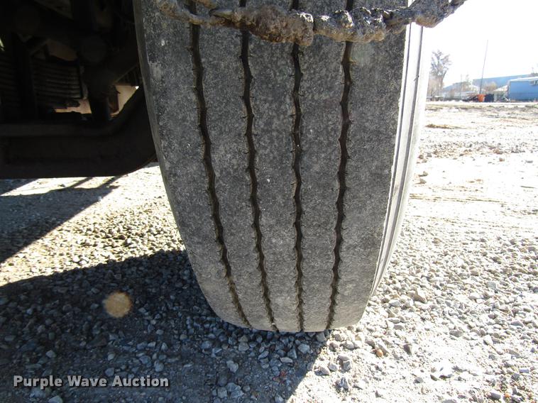 image for item DD3828 1989 Chevrolet C60 oil distribution truck