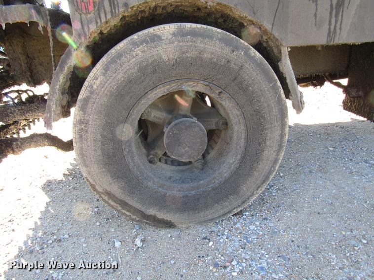 image for item DD3828 1989 Chevrolet C60 oil distribution truck