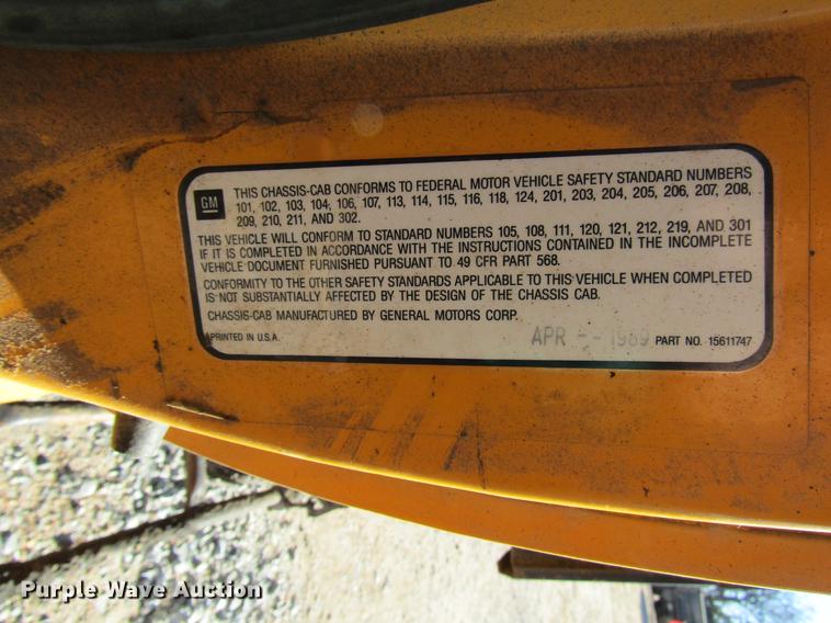 image for item DD3828 1989 Chevrolet C60 oil distribution truck