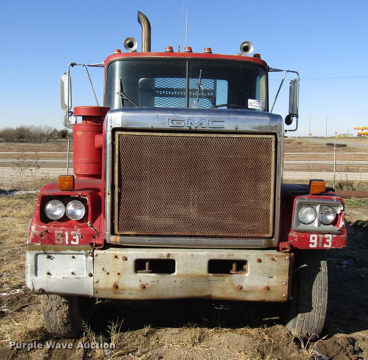 image for item DD3829 1980 GMC General semi truck