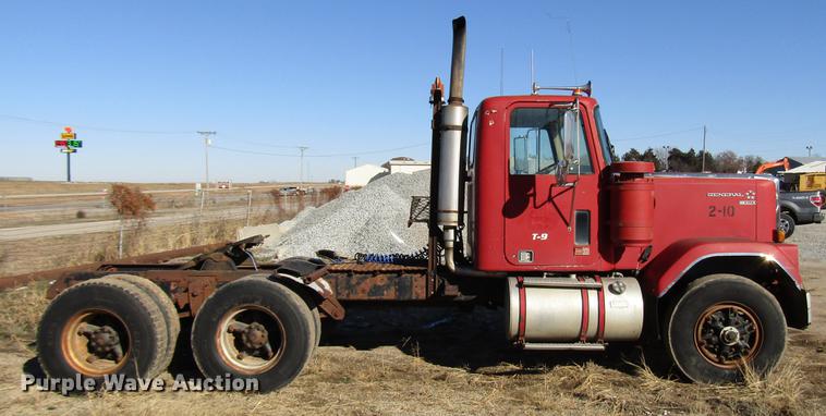 image for item DD3829 1980 GMC General semi truck