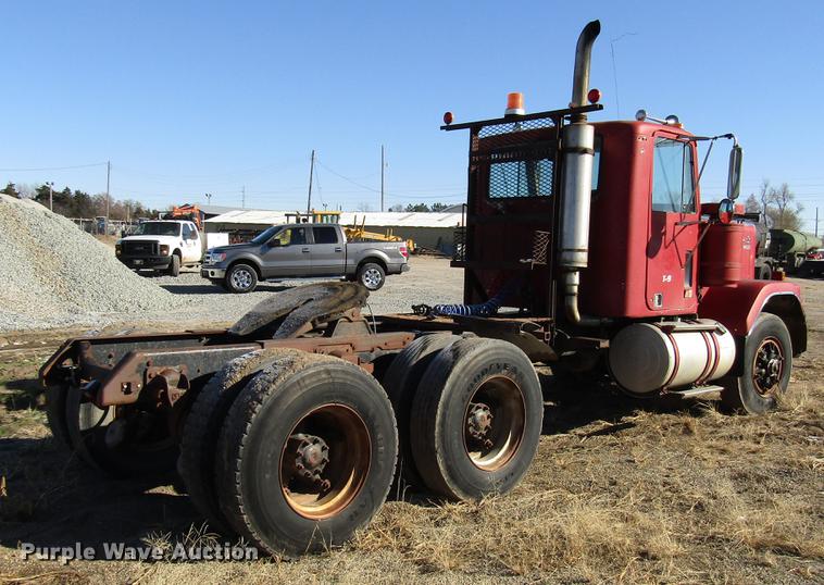image for item DD3829 1980 GMC General semi truck