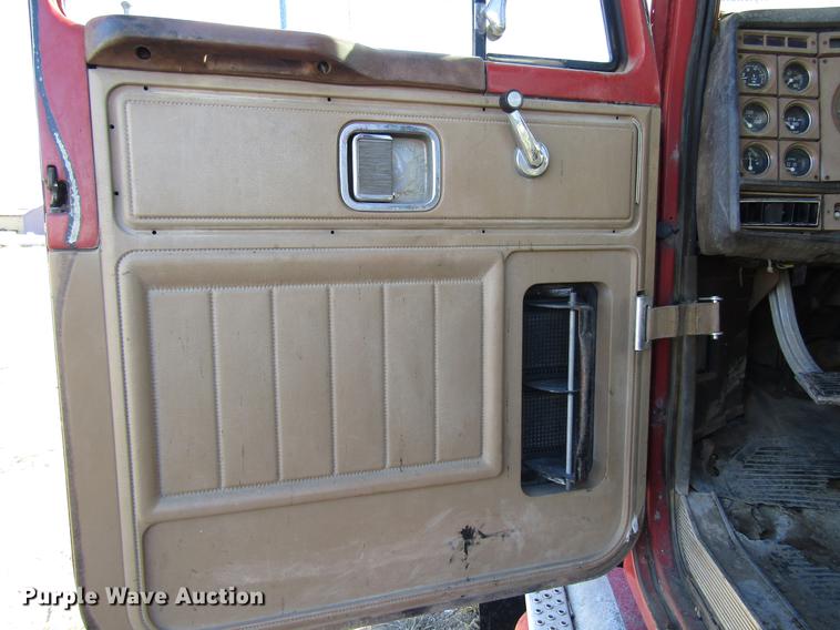 image for item DD3829 1980 GMC General semi truck