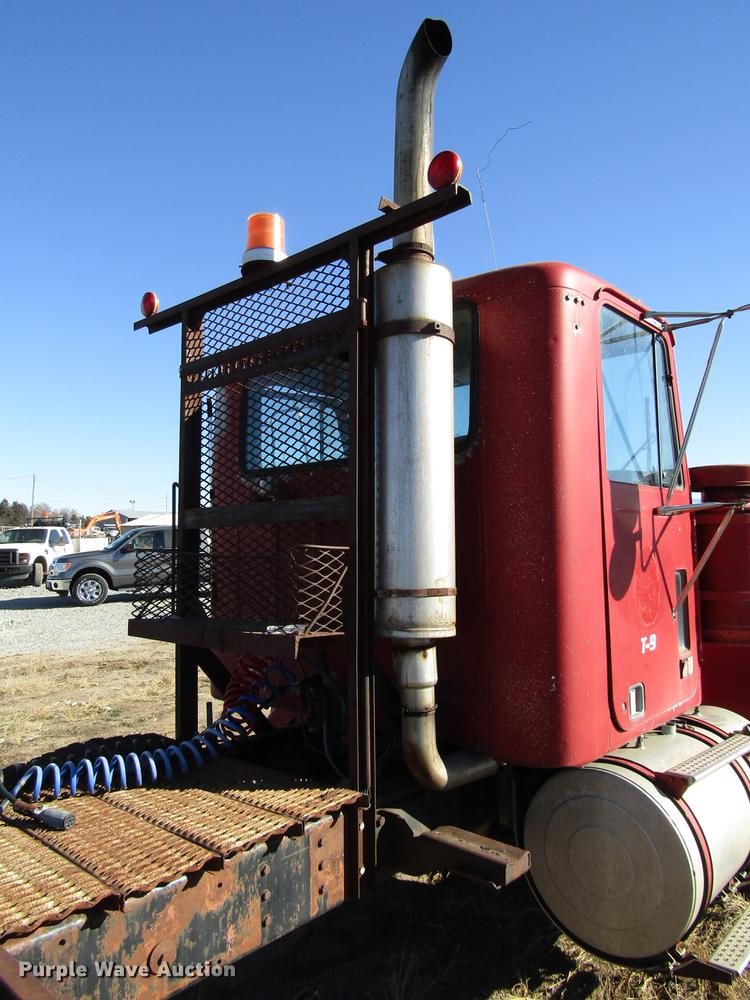 image for item DD3829 1980 GMC General semi truck