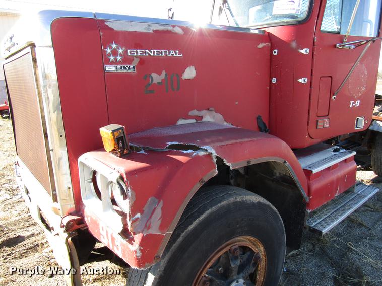 image for item DD3829 1980 GMC General semi truck