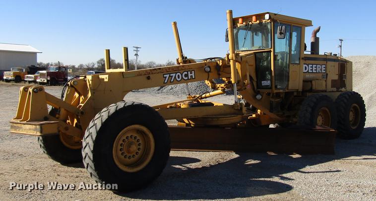 image for item DD3830 1998 John Deere 770CH motor grader
