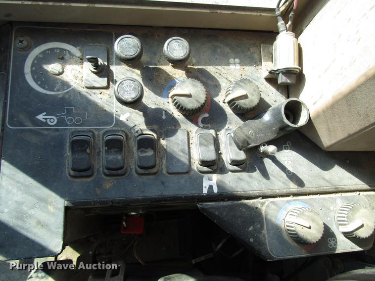 image for item DD3830 1998 John Deere 770CH motor grader