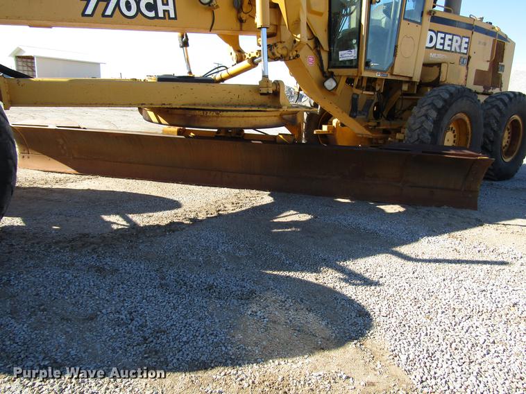 image for item DD3830 1998 John Deere 770CH motor grader