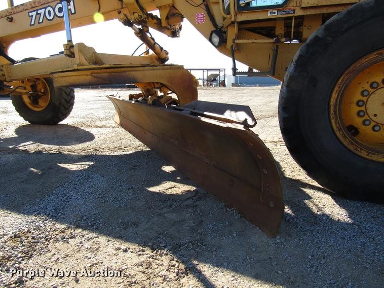 image for item DD3830 1998 John Deere 770CH motor grader