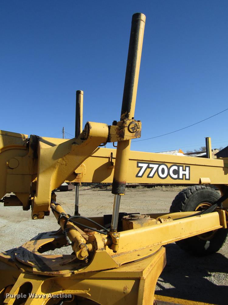 image for item DD3830 1998 John Deere 770CH motor grader