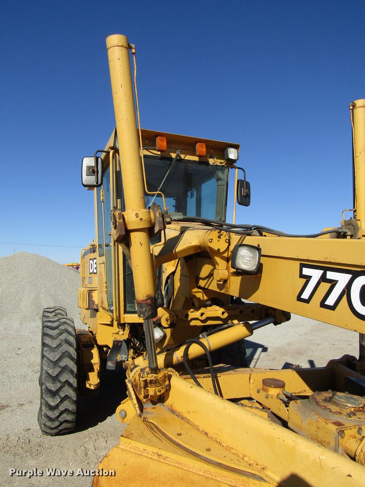 image for item DD3830 1998 John Deere 770CH motor grader