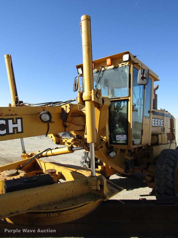 image for item DD3830 1998 John Deere 770CH motor grader