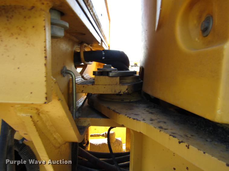 image for item DD3830 1998 John Deere 770CH motor grader