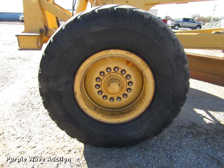 image for item DD3830 1998 John Deere 770CH motor grader