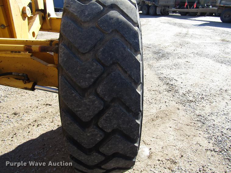 image for item DD3830 1998 John Deere 770CH motor grader