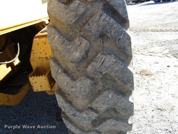 image for item DD3830 1998 John Deere 770CH motor grader