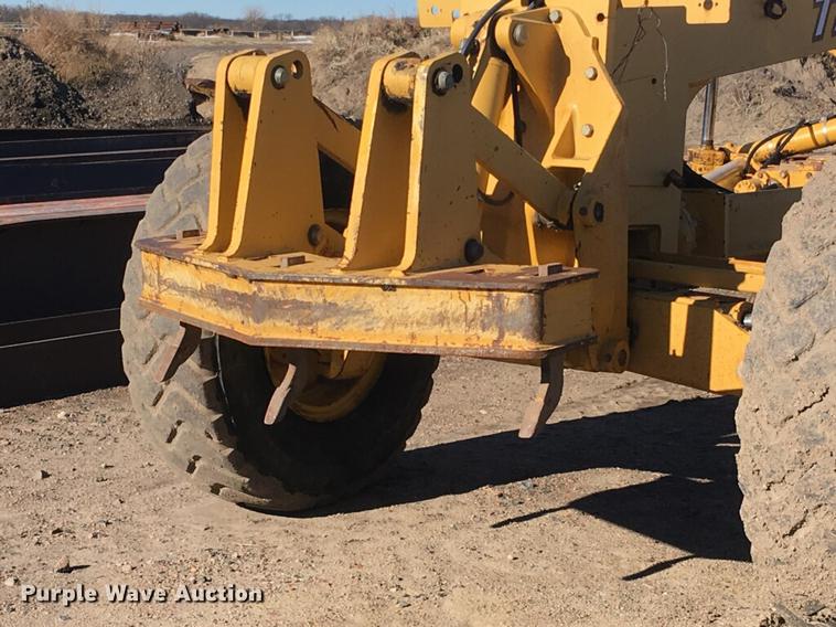 image for item DD3830 1998 John Deere 770CH motor grader