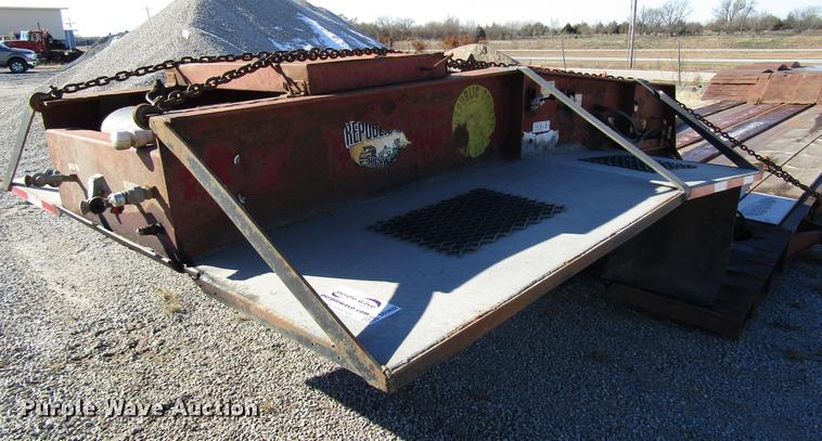 image for item DD3832 1992 Witz RG-50 low boy equipment trailer