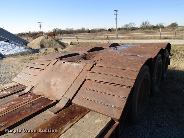 image for item DD3832 1992 Witz RG-50 low boy equipment trailer