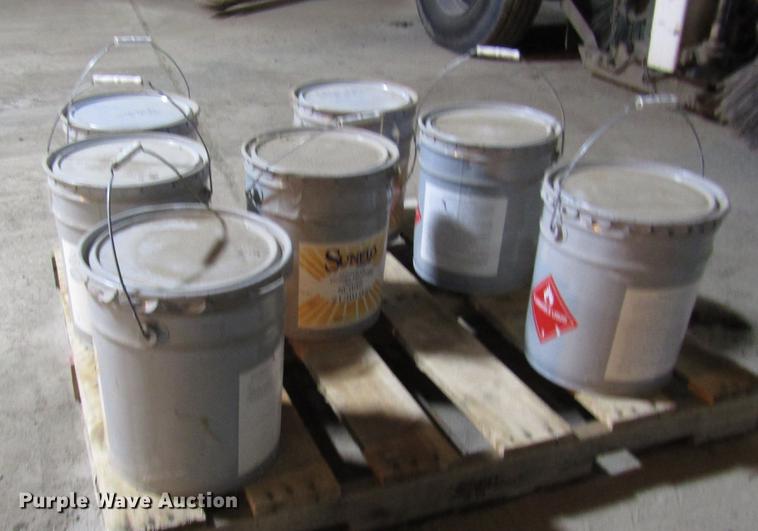 image for item DD3833 Sunflo synthetic enamel paint