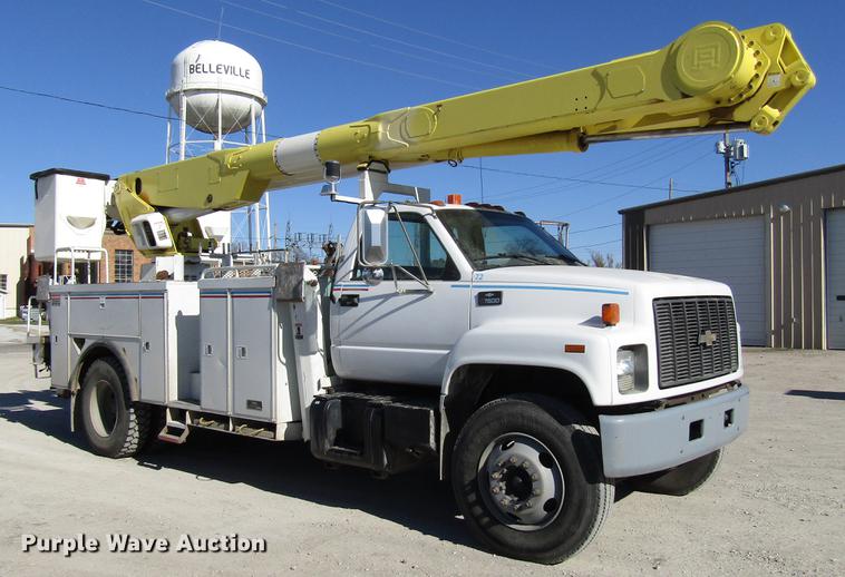 image for item DD3834 1997 Chevrolet C7500 bucket truck