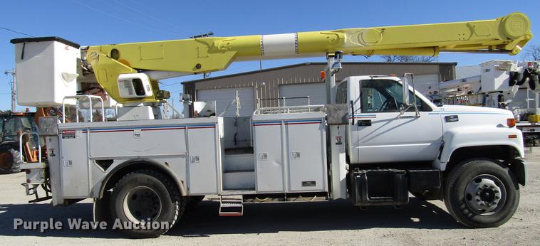 image for item DD3834 1997 Chevrolet C7500 bucket truck