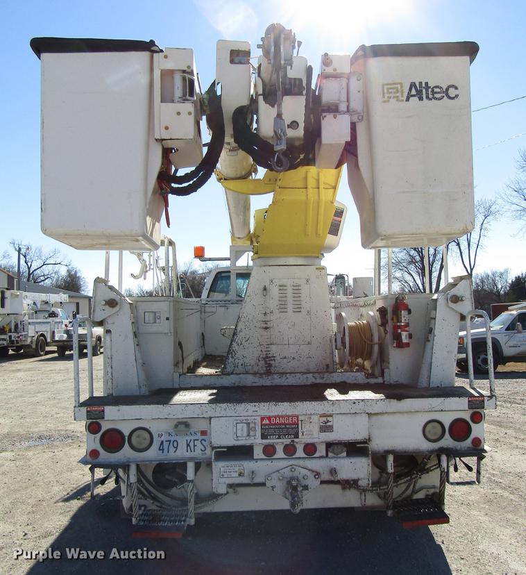 image for item DD3834 1997 Chevrolet C7500 bucket truck