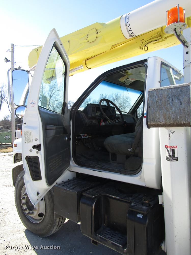 image for item DD3834 1997 Chevrolet C7500 bucket truck
