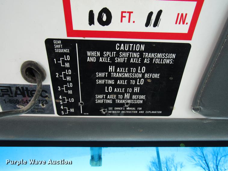 image for item DD3834 1997 Chevrolet C7500 bucket truck