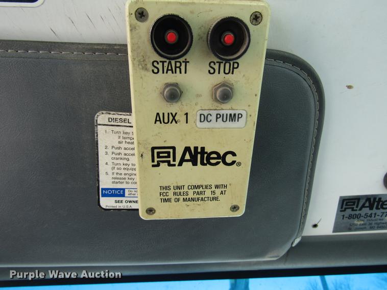 image for item DD3834 1997 Chevrolet C7500 bucket truck