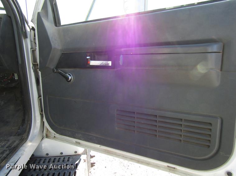 image for item DD3834 1997 Chevrolet C7500 bucket truck