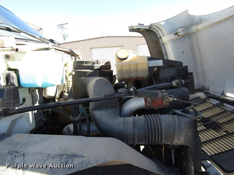 image for item DD3834 1997 Chevrolet C7500 bucket truck