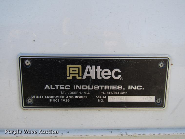 image for item DD3834 1997 Chevrolet C7500 bucket truck