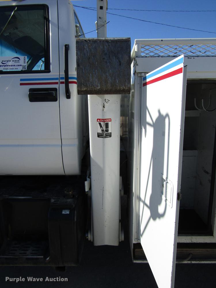 image for item DD3834 1997 Chevrolet C7500 bucket truck