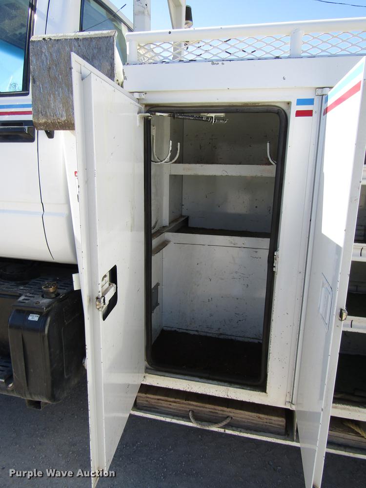 image for item DD3834 1997 Chevrolet C7500 bucket truck