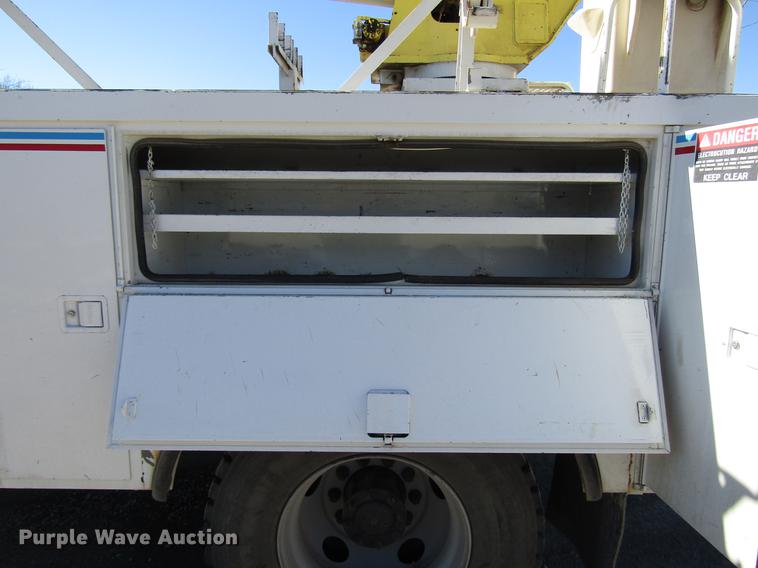 image for item DD3834 1997 Chevrolet C7500 bucket truck