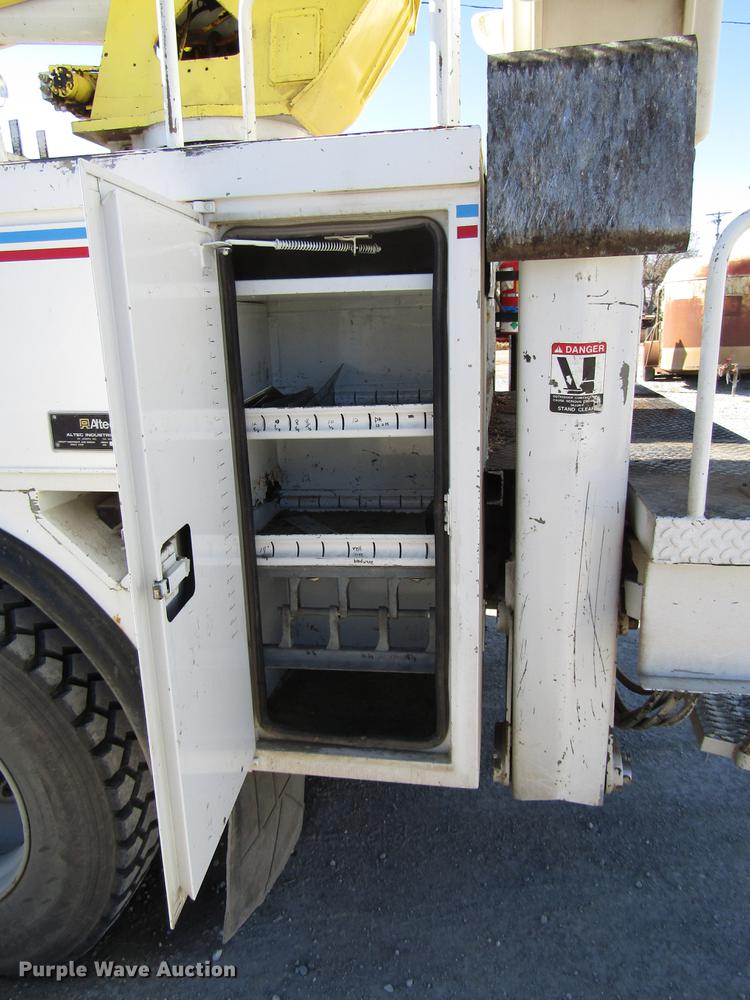 image for item DD3834 1997 Chevrolet C7500 bucket truck