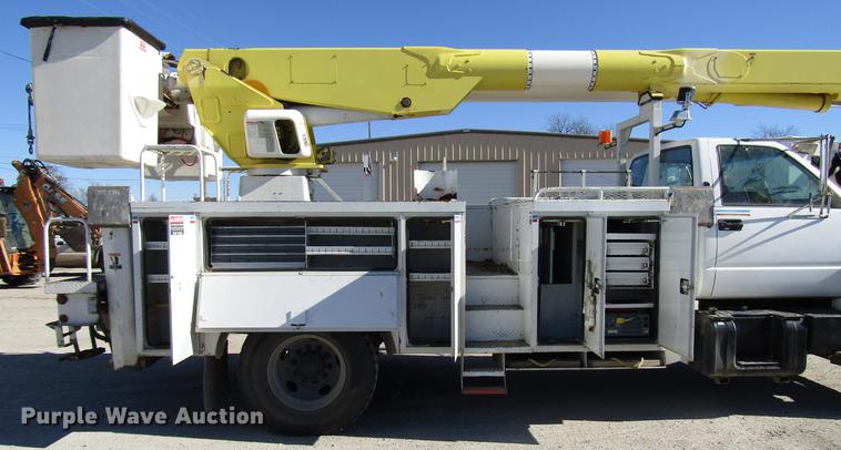 image for item DD3834 1997 Chevrolet C7500 bucket truck