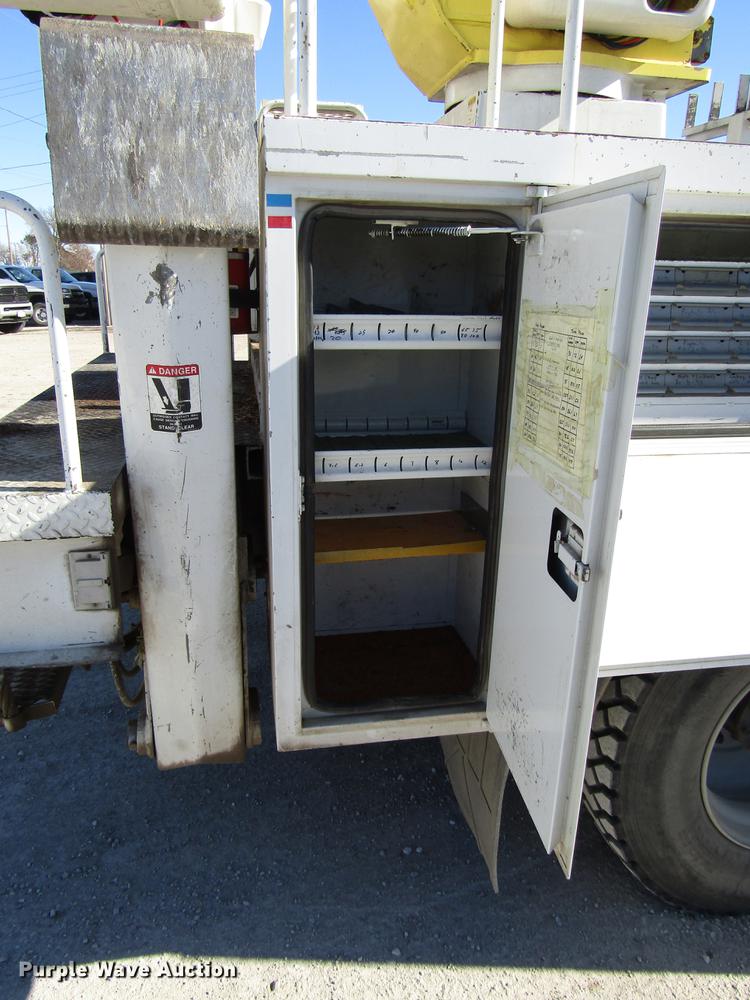 image for item DD3834 1997 Chevrolet C7500 bucket truck