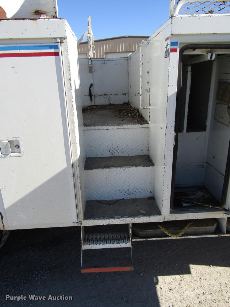 image for item DD3834 1997 Chevrolet C7500 bucket truck