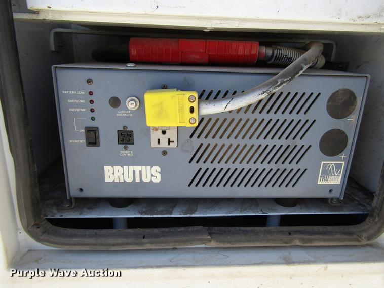 image for item DD3834 1997 Chevrolet C7500 bucket truck