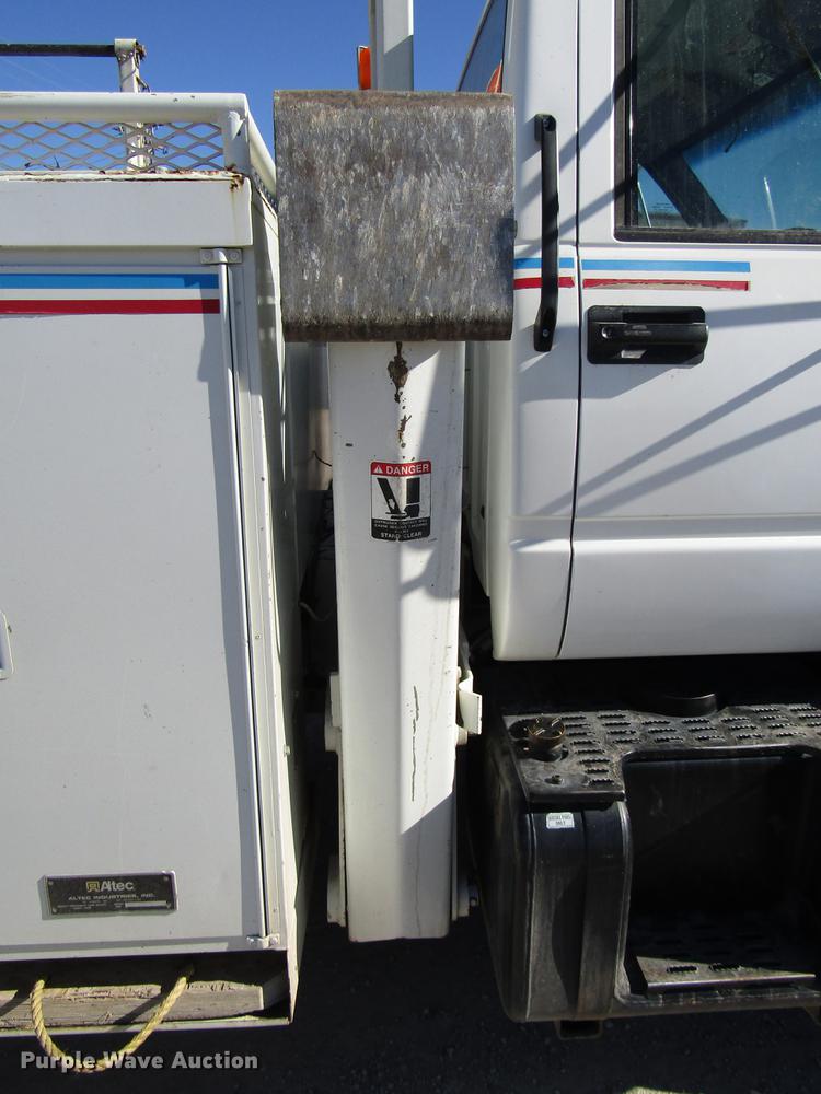 image for item DD3834 1997 Chevrolet C7500 bucket truck